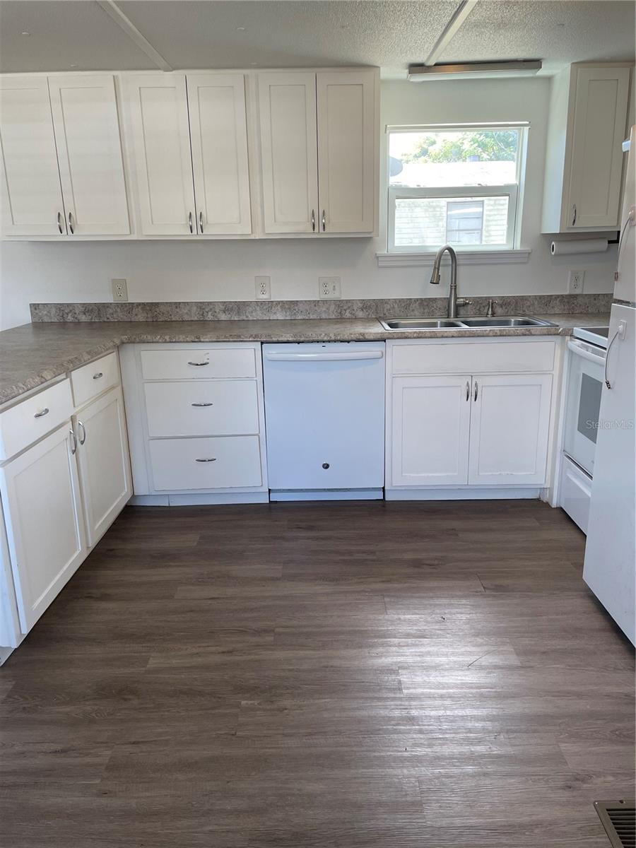 MONTVERDE HILLS - Residential