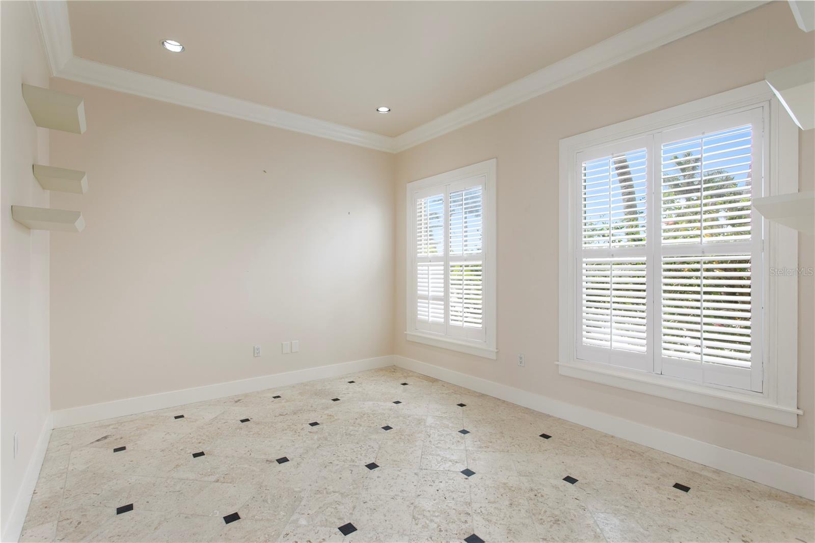 BILTMORE ISLES - Residential