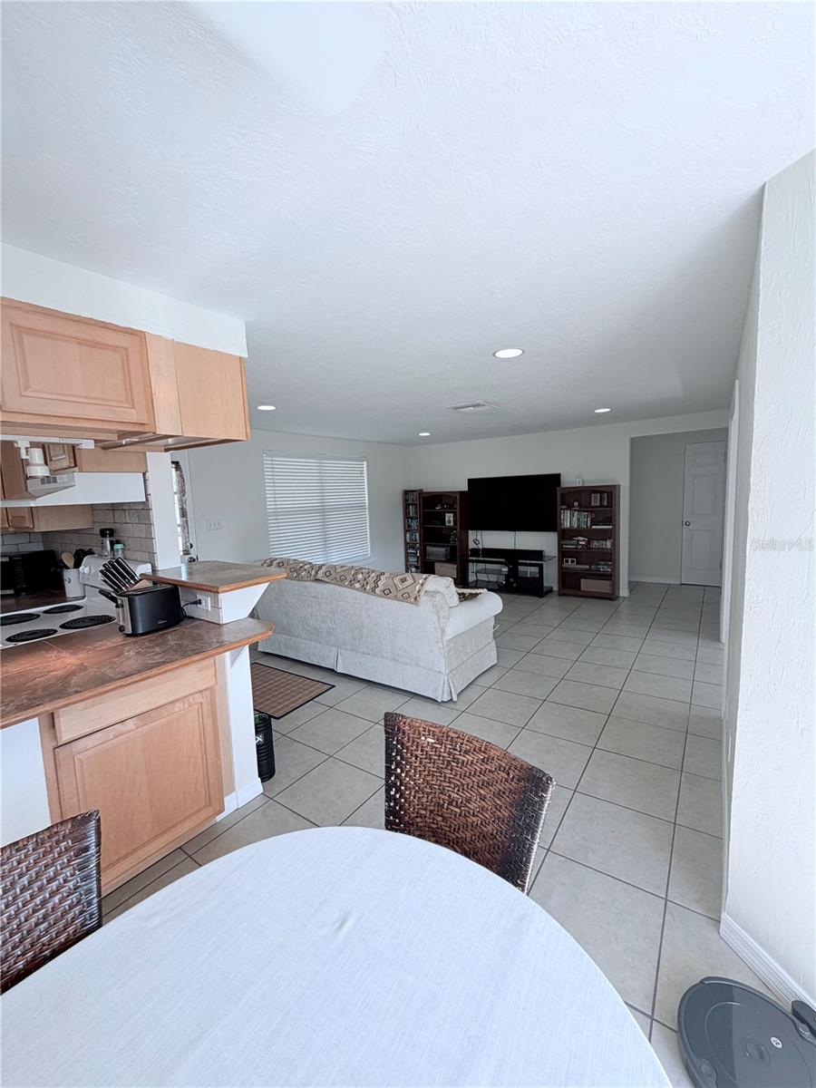 3219 CAMBRIDGE DRIVE