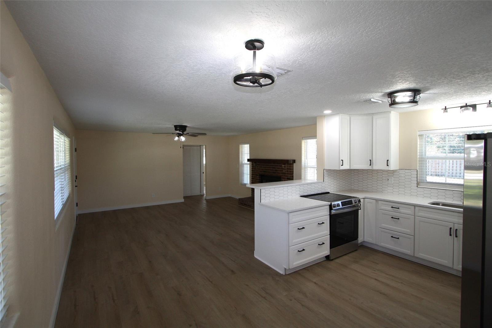 1926 PINE TREE DRIVE