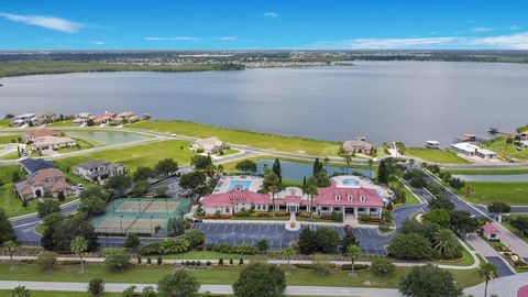 A home in AUBURNDALE