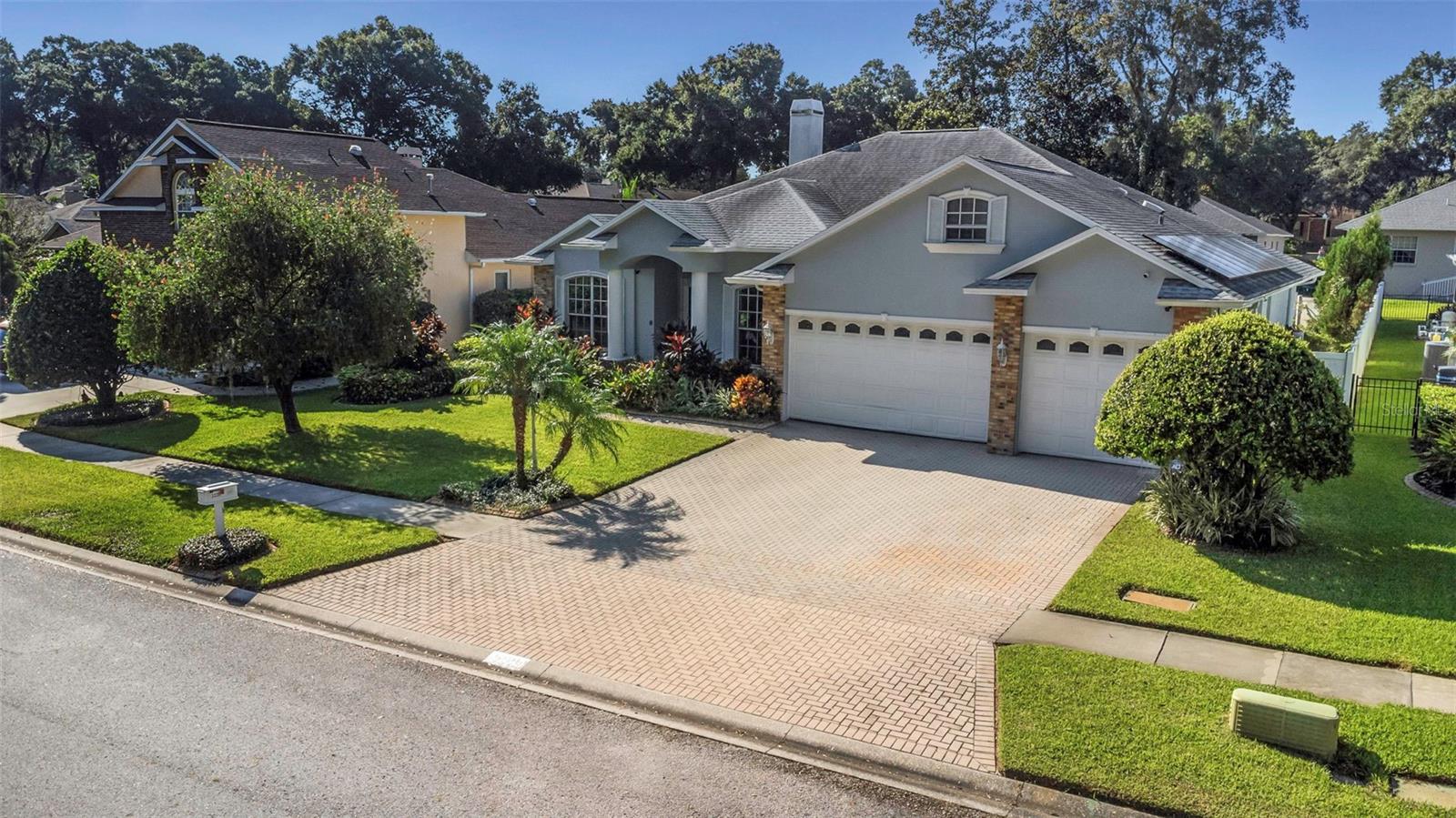 2228 VALRICO FOREST DRIVE