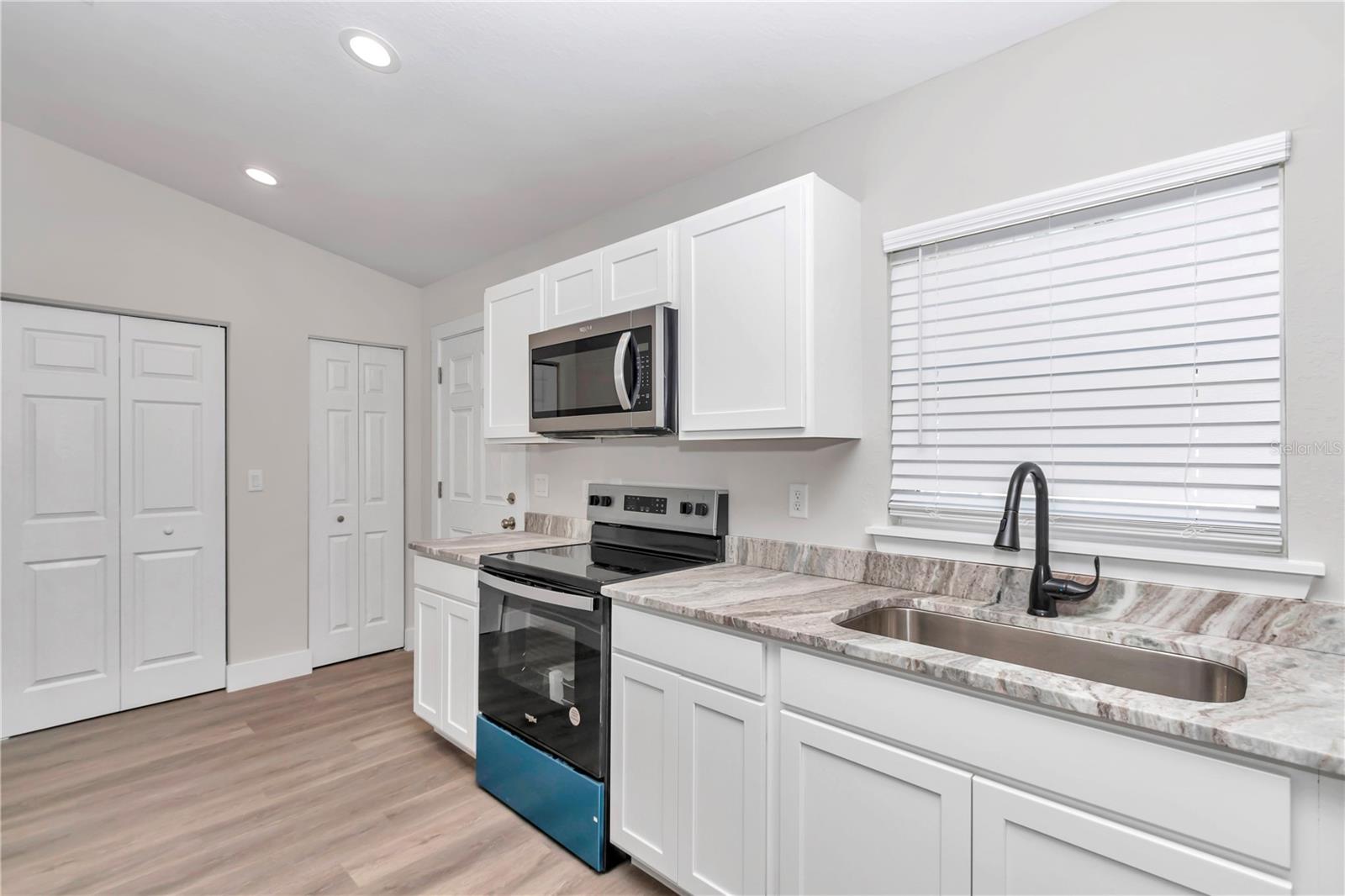 WEST END - Residential