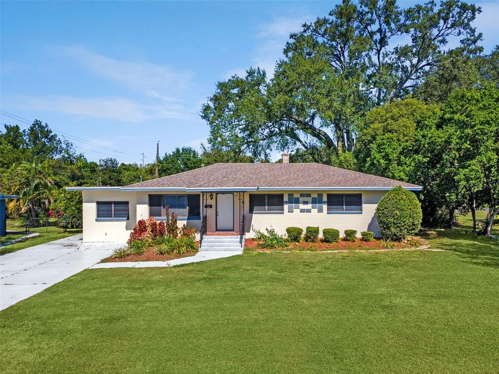 Photo of 717 Bonnie Drive, Lakeland, FL 33803 (MLS # O6353552)