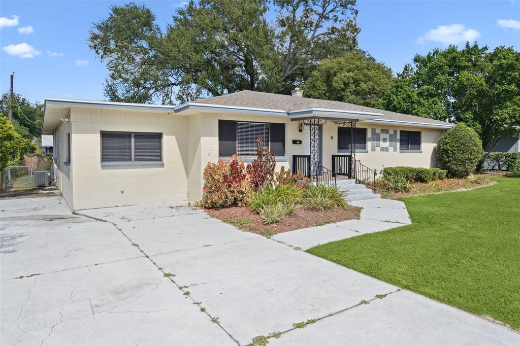 Photo of 717 Bonnie Drive, Lakeland, FL 33803 (MLS # O6353552)