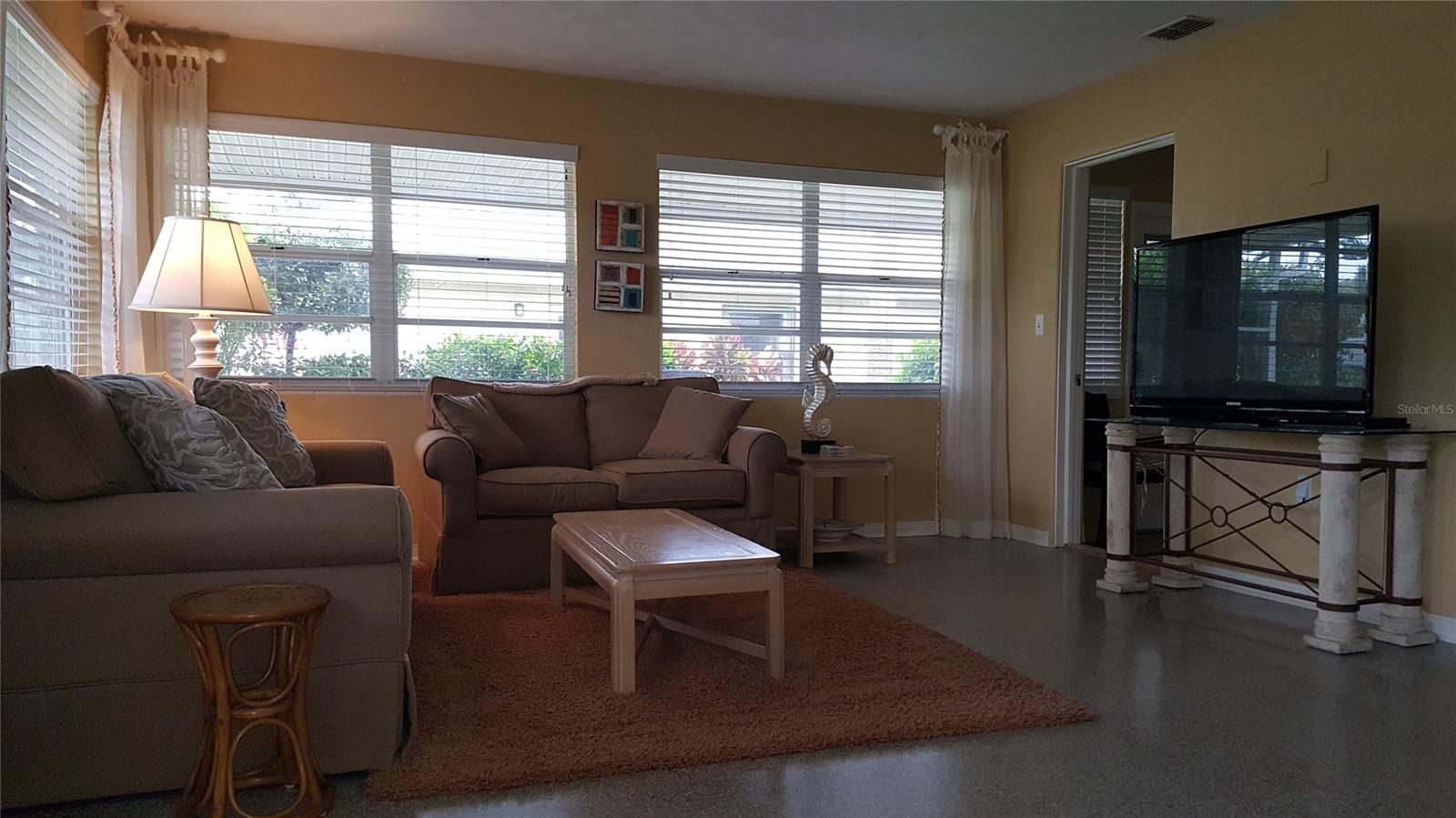 Detwilers N 650 Ft Lt 02 16 17 34 New Smyrna Beach - Residential Lease