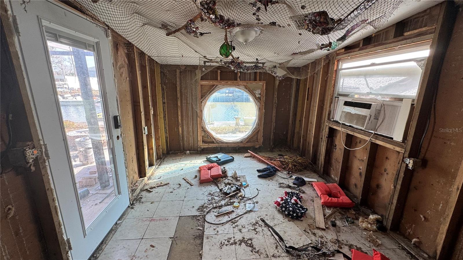 WEEKI WACHEE GARDENS - Residential