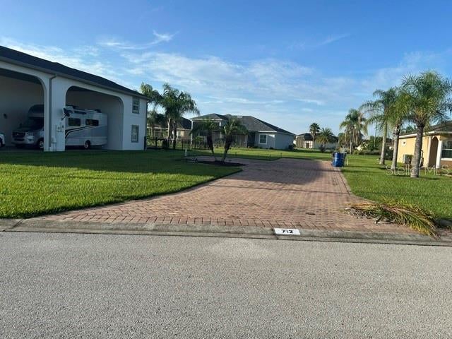 712 TEABERRY TRAIL