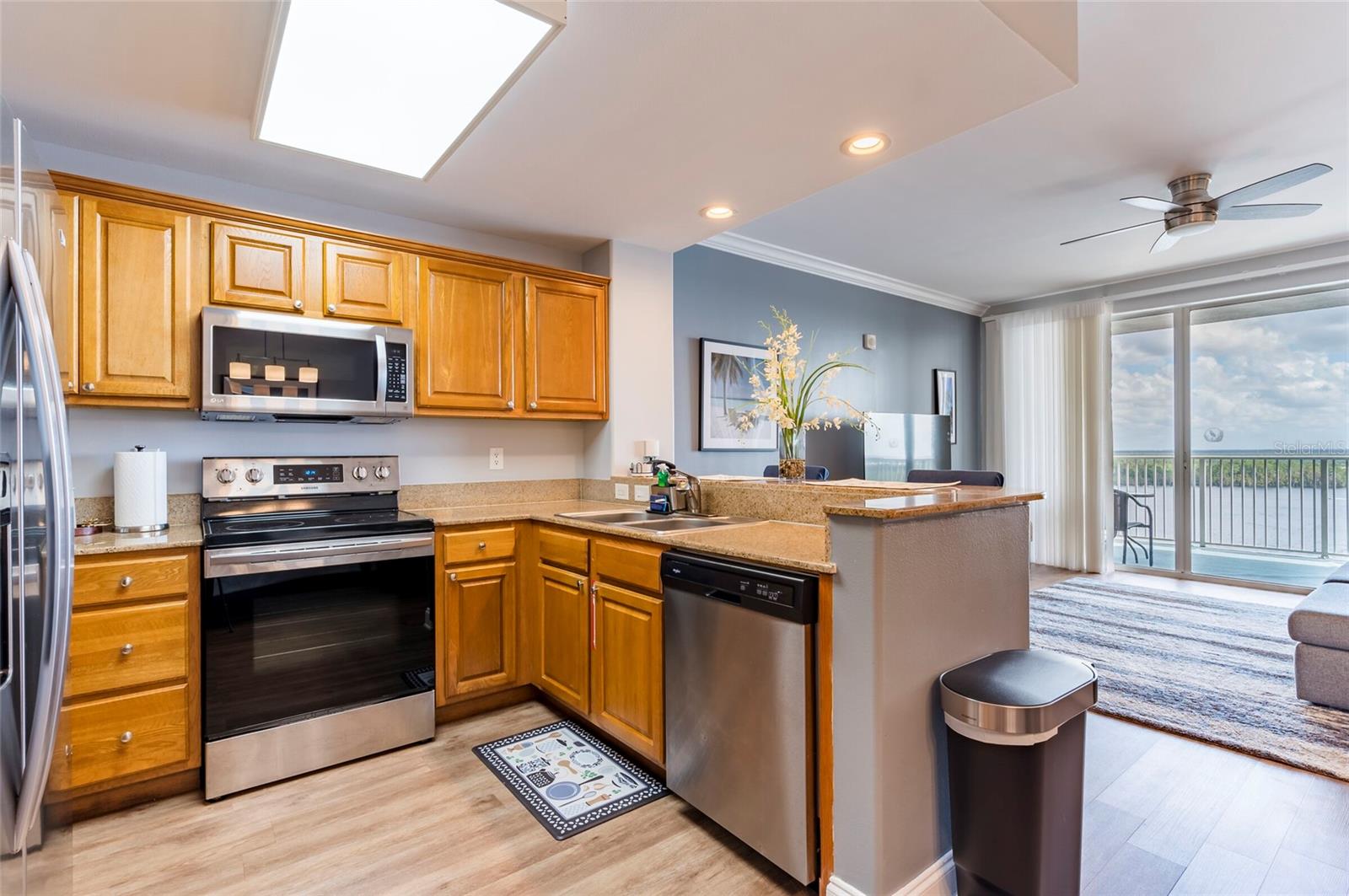 BLUE HERON BEACH RESIDENCE TOWER I - Residential