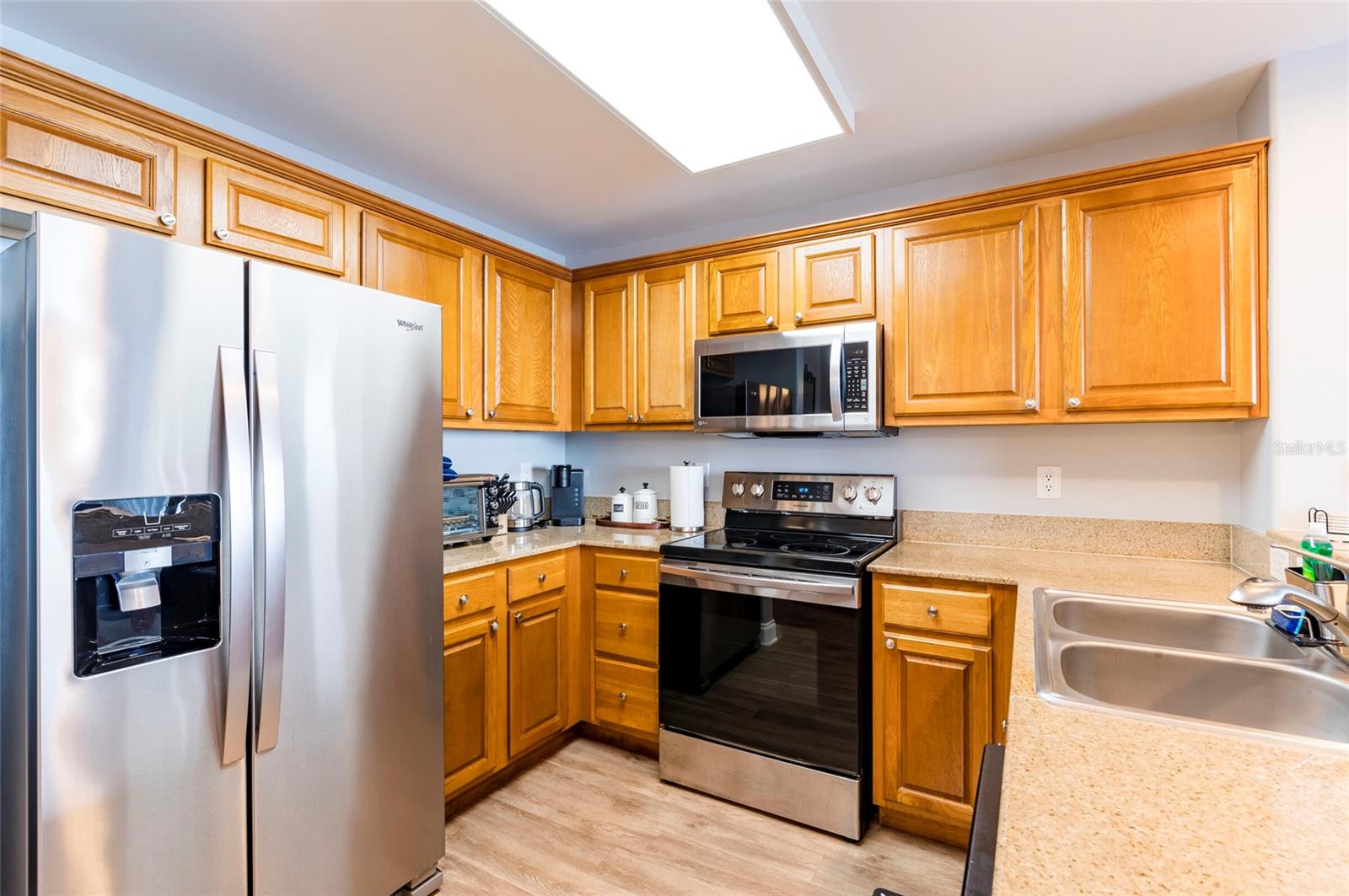 BLUE HERON BEACH RESIDENCE TOWER I - Residential