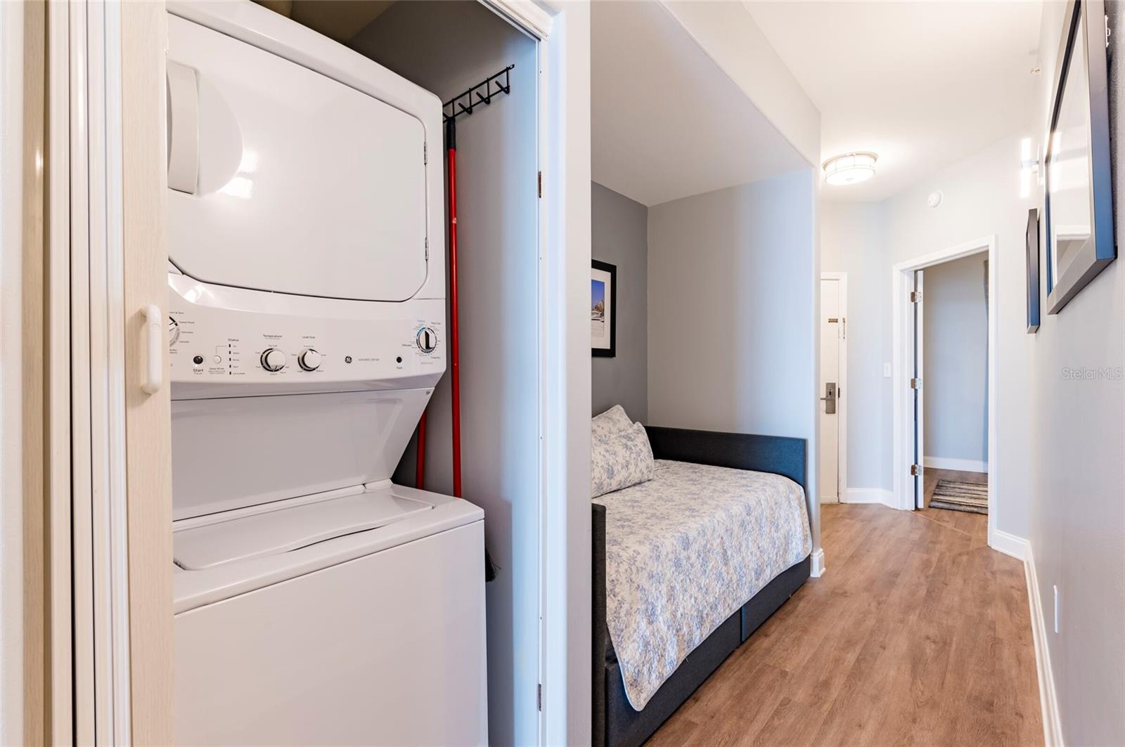 BLUE HERON BEACH RESIDENCE TOWER I - Residential