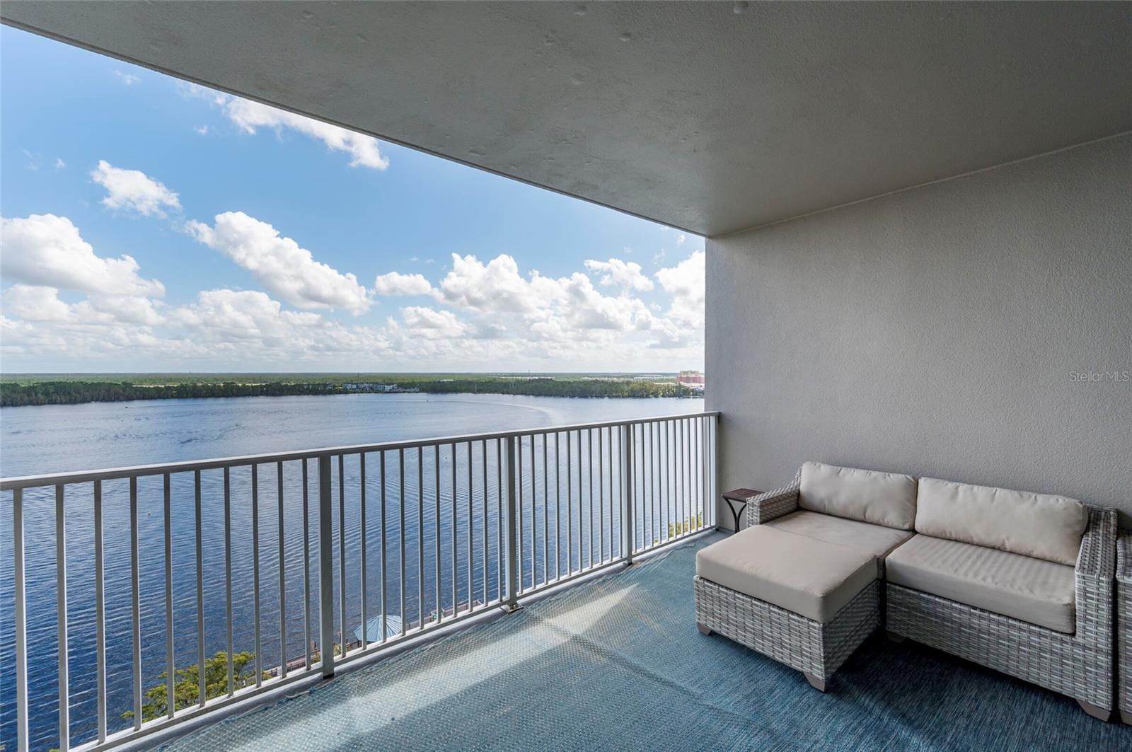 BLUE HERON BEACH RESIDENCE TOWER I - Residential