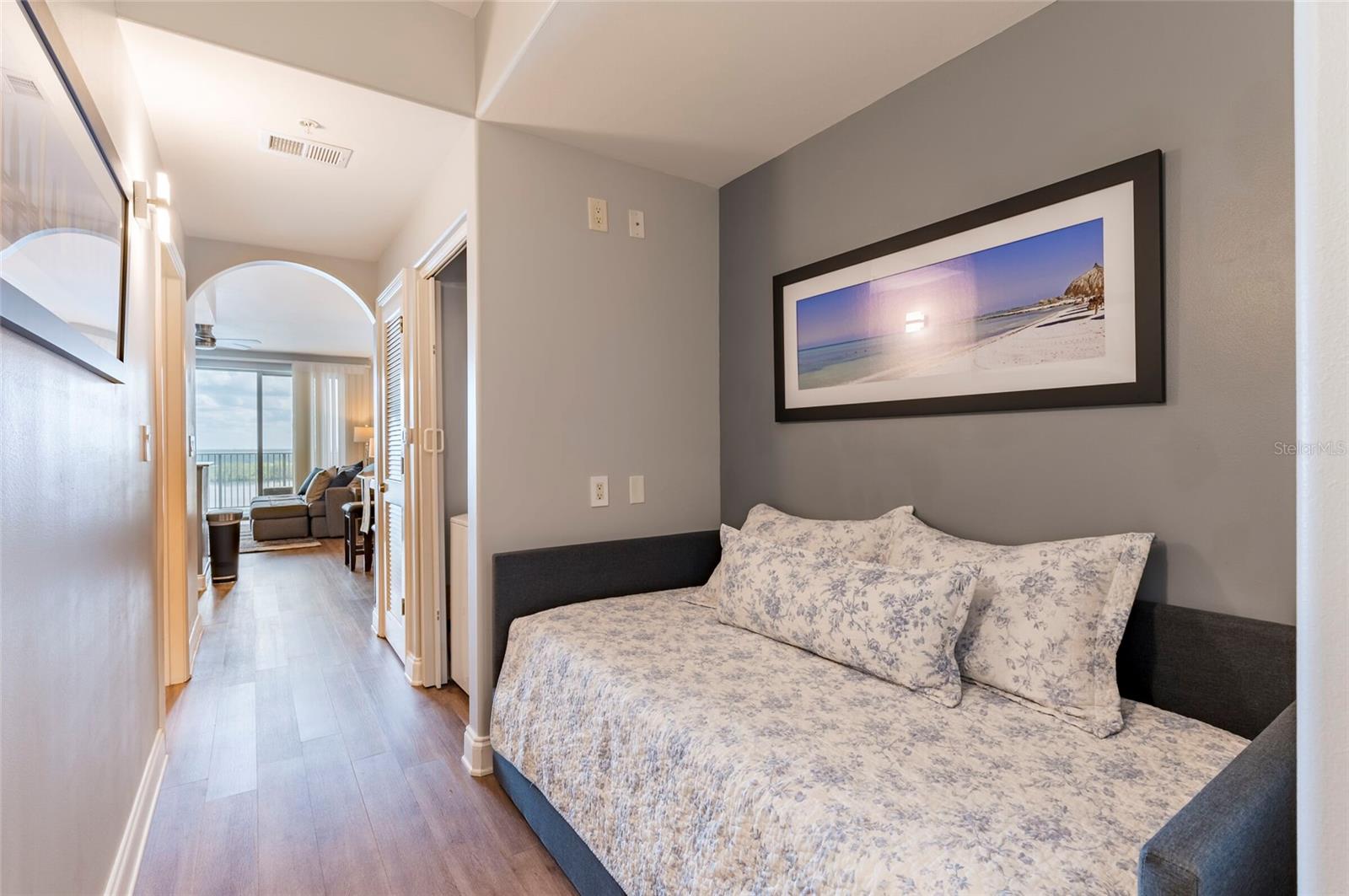 BLUE HERON BEACH RESIDENCE TOWER I - Residential