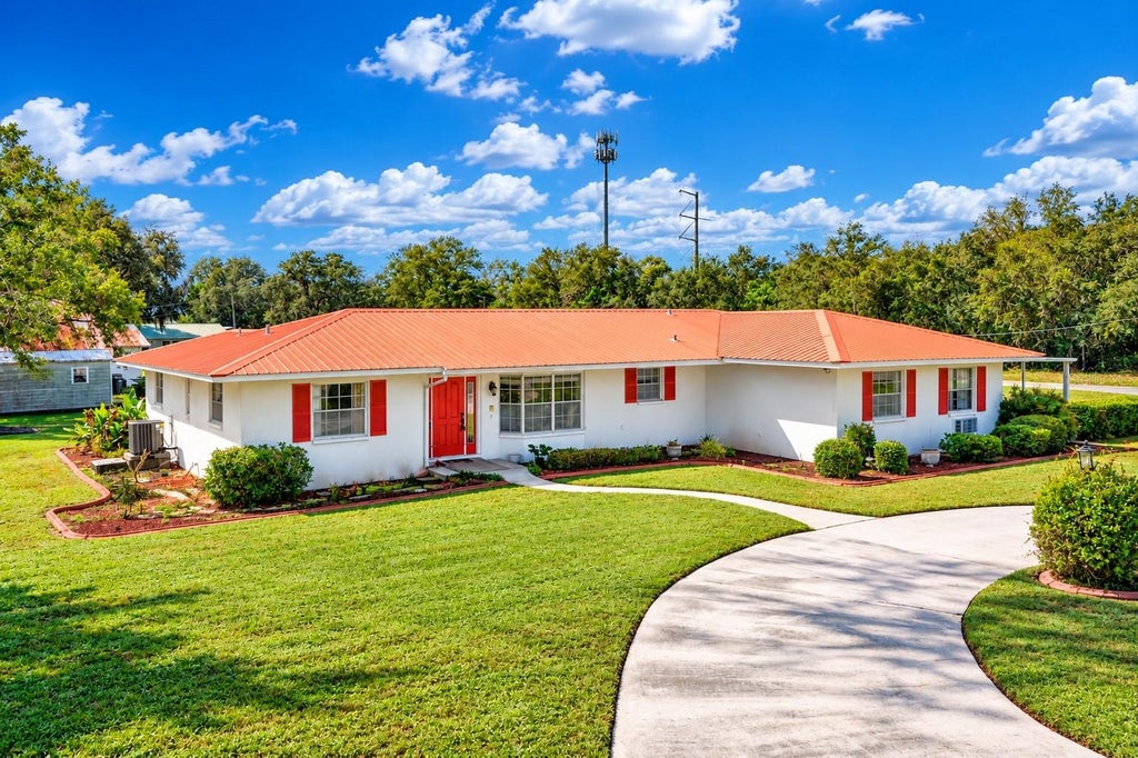 Photo of 9 Elder Street, Avon Park, FL 33825 (MLS # S5158324)