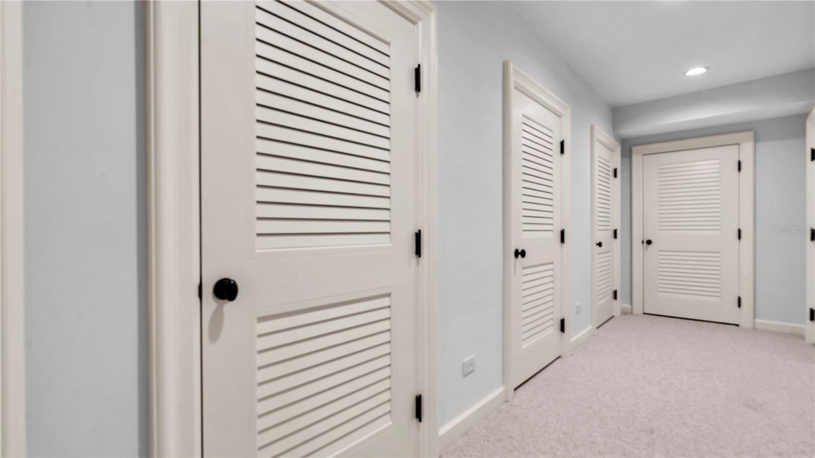 MOUNTAIN LAKE UNREC - Residential