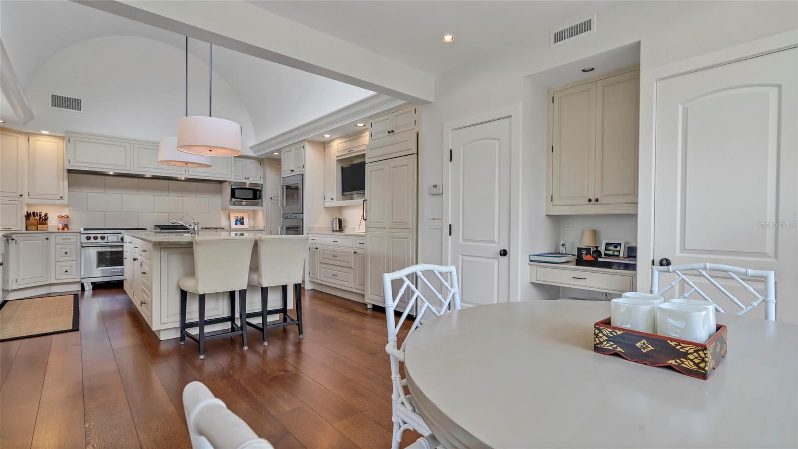 MOUNTAIN LAKE UNREC - Residential