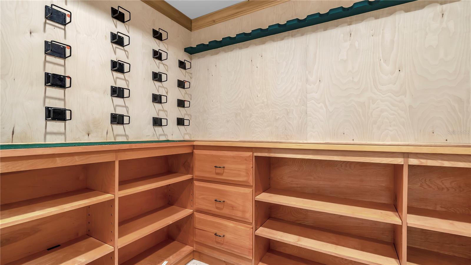 MOUNTAIN LAKE UNREC - Residential