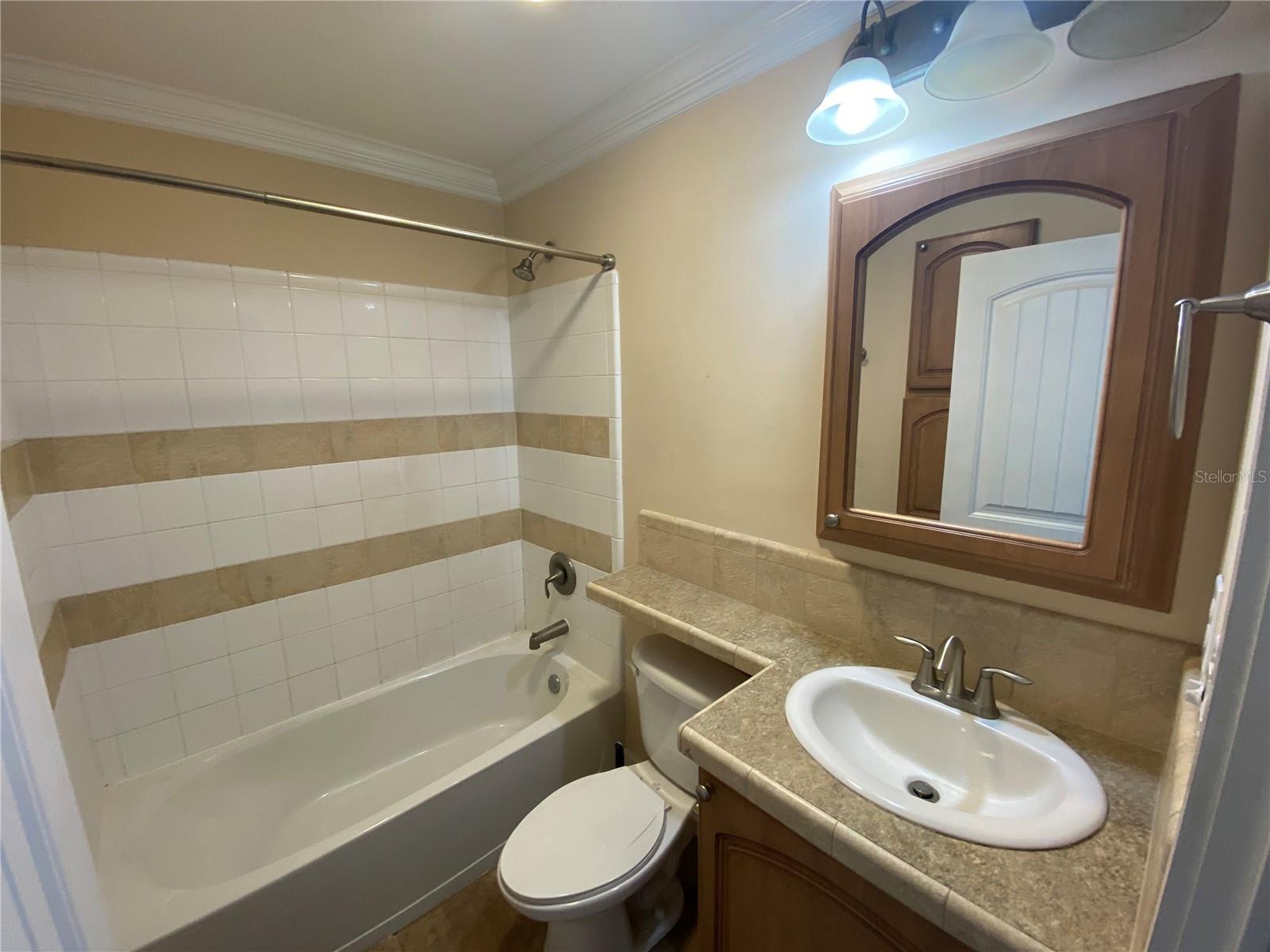 HORTON AARON - Residential Lease