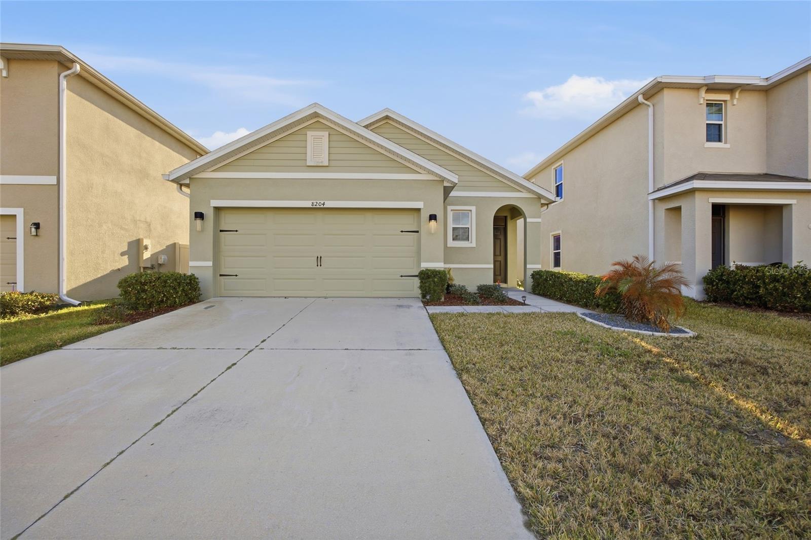 8204 PELICAN REED CIRCLE