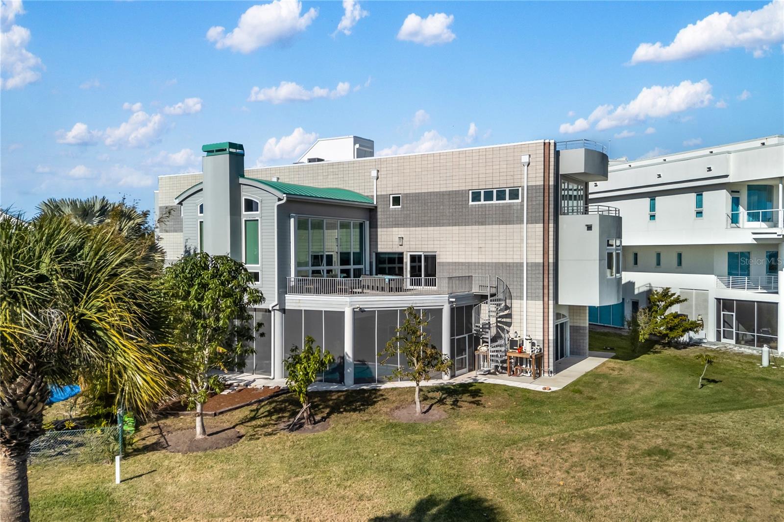 ESPLANADE ON THE BAY - Residential