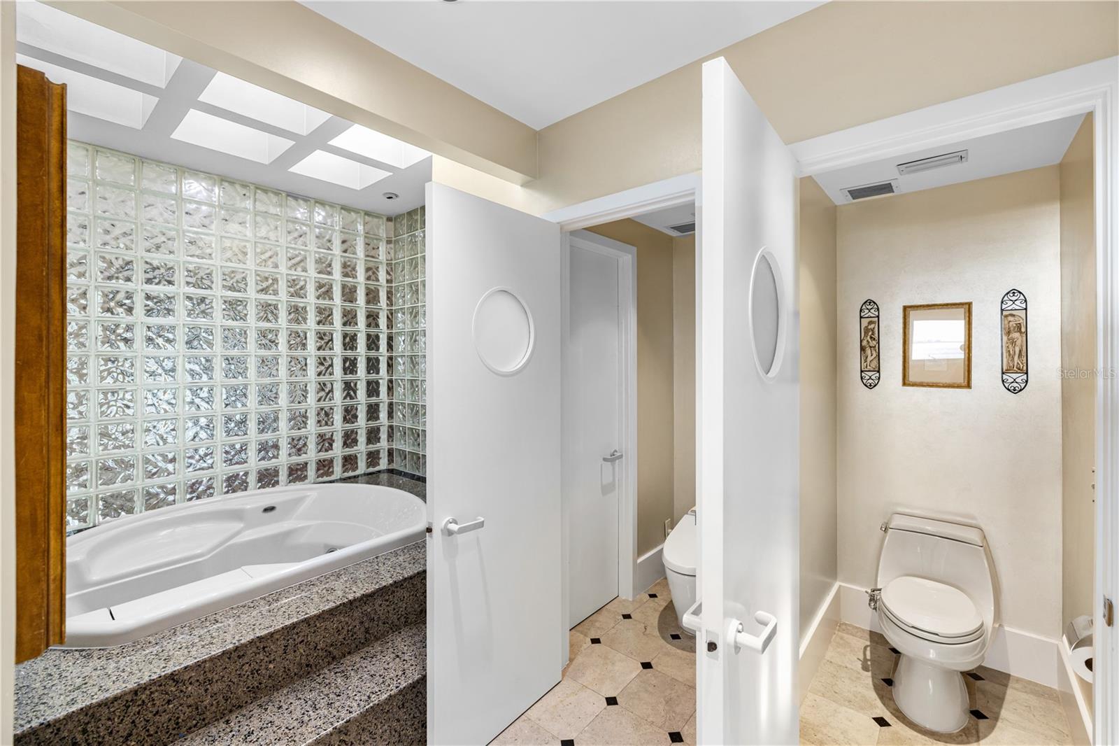 ESPLANADE ON THE BAY - Residential