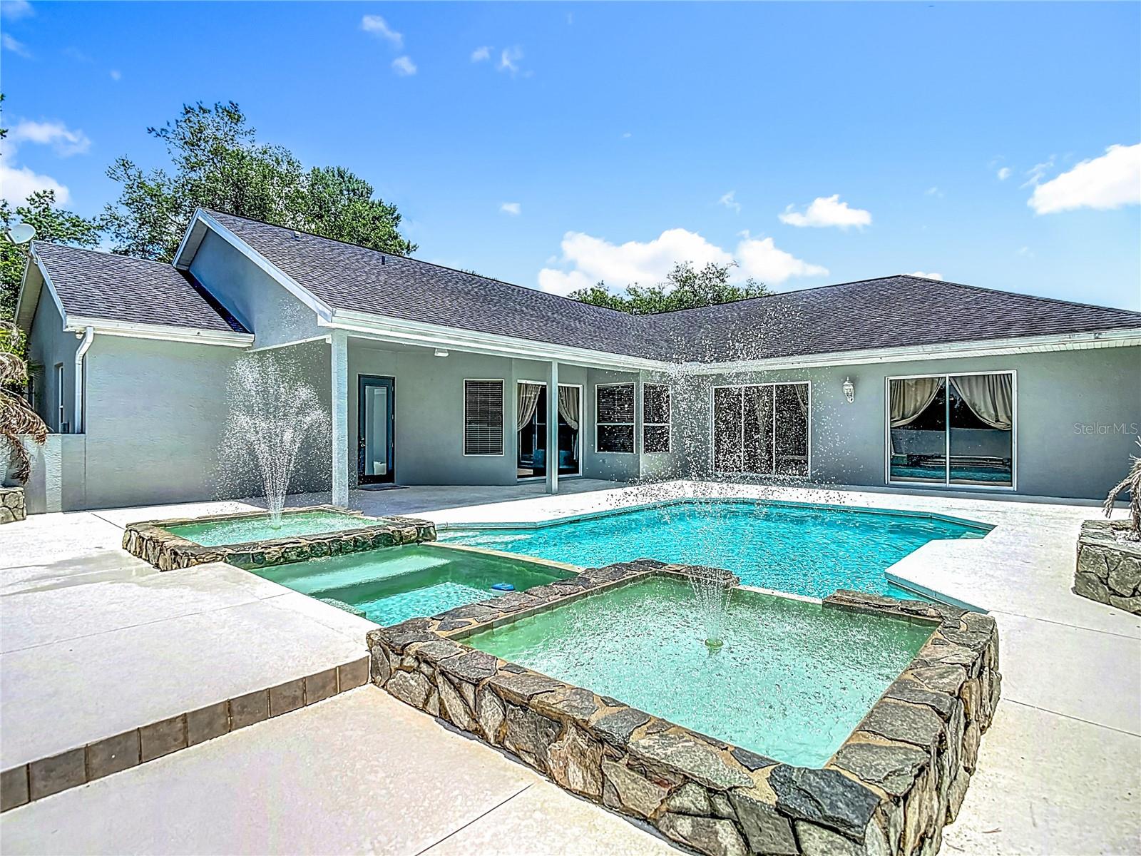 ROYAL HIGHLANDS - Residential