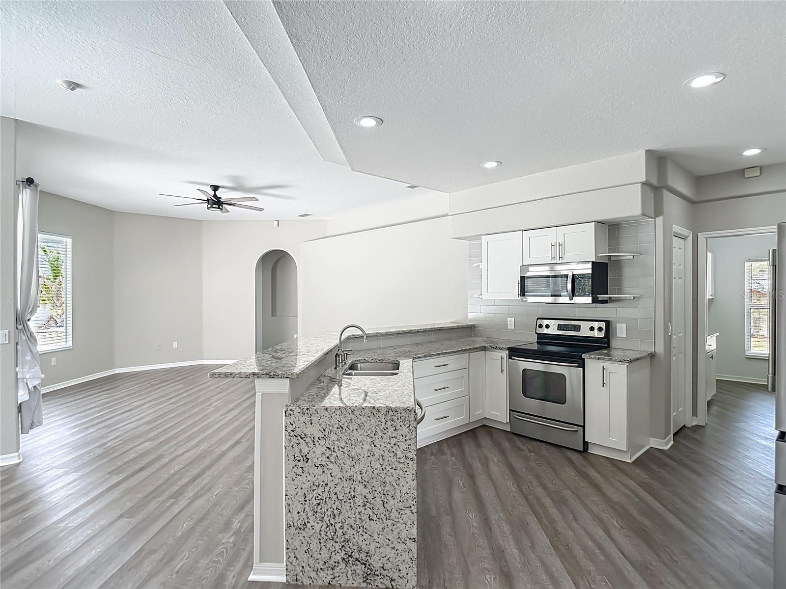ROYAL HIGHLANDS - Residential
