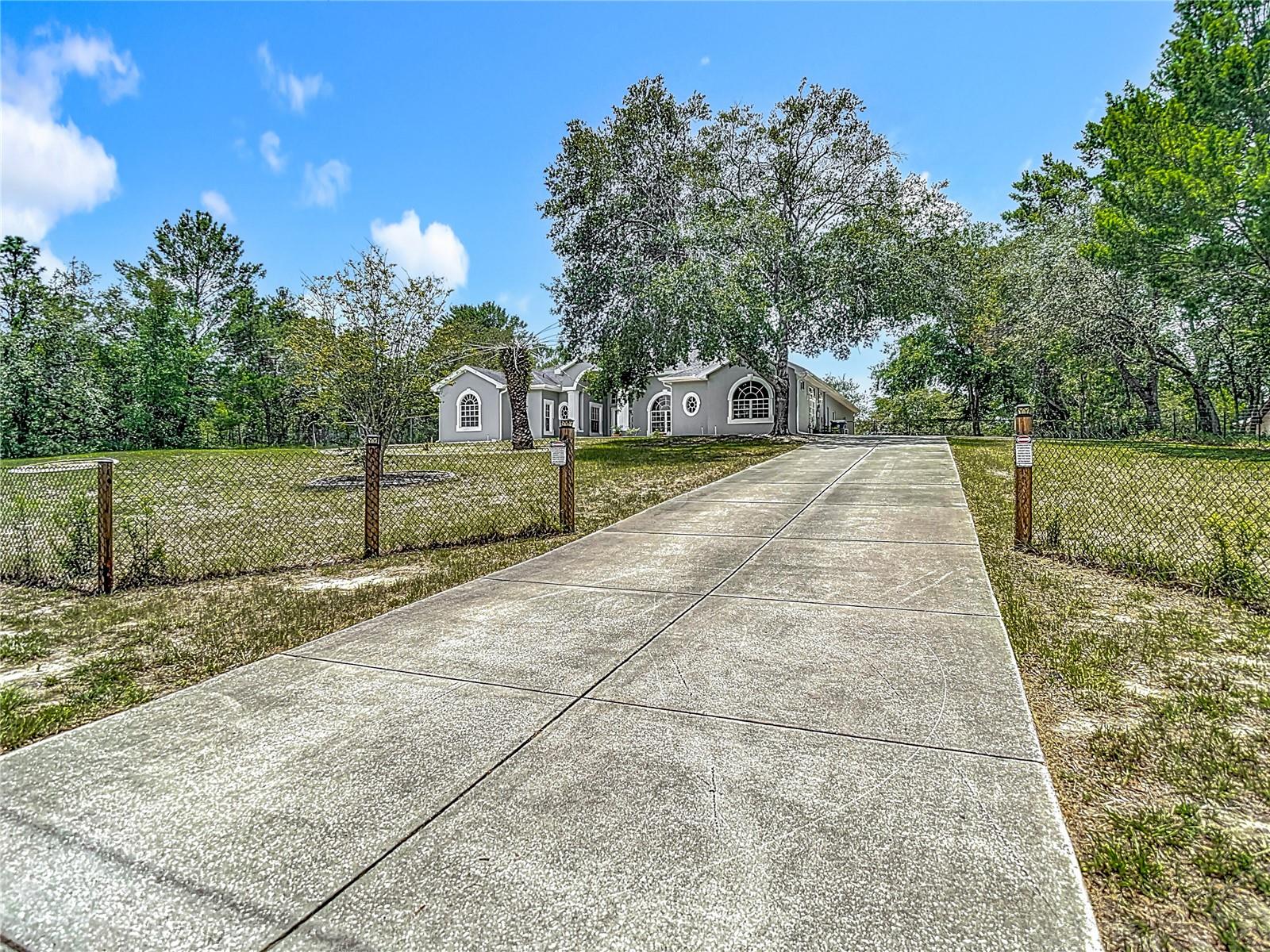 Stunning Retreat with Pool & Privacy! Seller its Motivated, buyer concessions available.
Welcome to your dream home! This beautifully updated 4-bedroom, studio , 3 bathroom residence offers 3,486 square feet of spacious living, perched on a serene hill with incredible privacy. Enjoy sunny Florida days in your private pool, or relax on over 2 acres of land that include a lot next door — perfect for extra space, multiple living area ,a guest house, or simply enjoying the peaceful surroundings. It has a spectacular open living room vinyl plank . The kitchen has granite counter-tops and with wooden cabinets, pantry. All 6 bedrooms have vinyl plank floors with the split plan. The master bedroom is with an ensuite bathroom. Inside, you’ll find fresh new paint throughout and a bright, open layout ideal for entertaining. The both AC system (2021) ensures year-round comfort. Located close to the beautiful Weeki Wachee River, you’ll have quick access to kayaking, boating, and natural springs. Quiet hilltop setting near Weeki Wachee River
Don’t miss this rare opportunity to own a slice of paradise — schedule your private showing today!