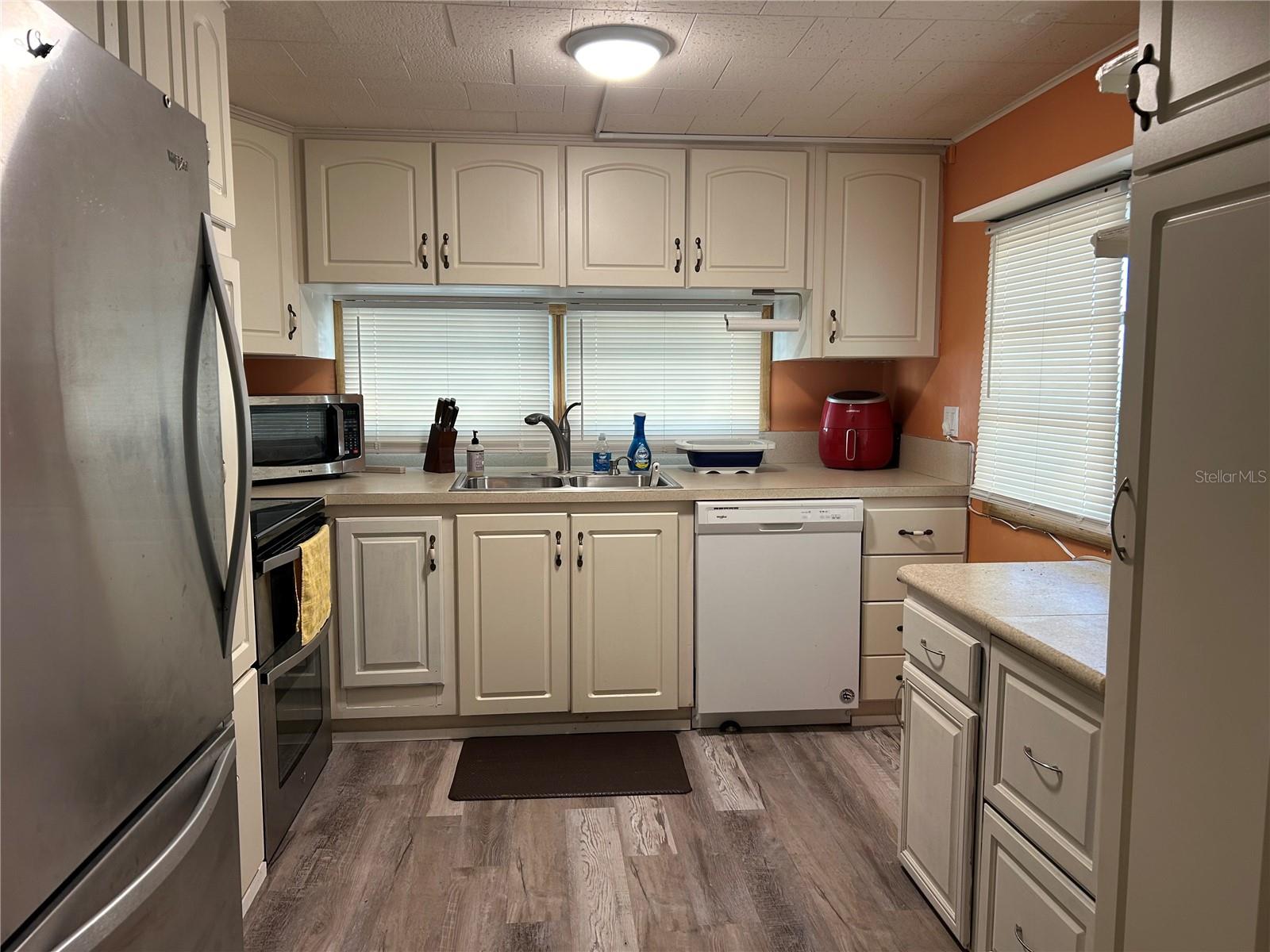 TRI-PAR ESTATES - Residential