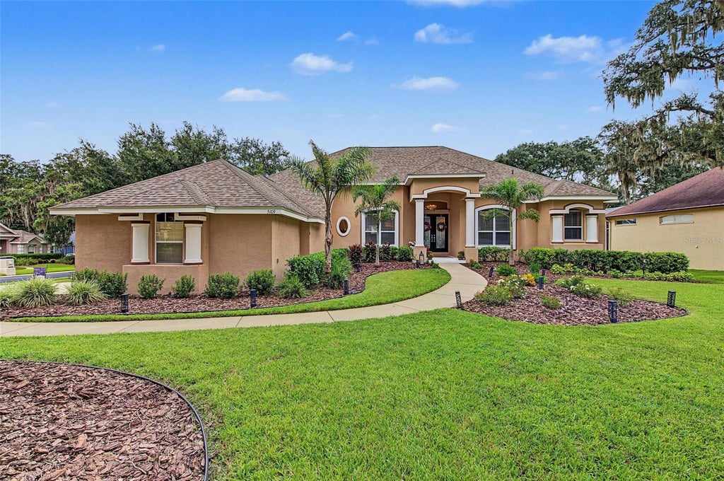 Photo of 5109 Sylvan Oaks Drive, Valrico, FL 33596 (MLS # TB8551838)