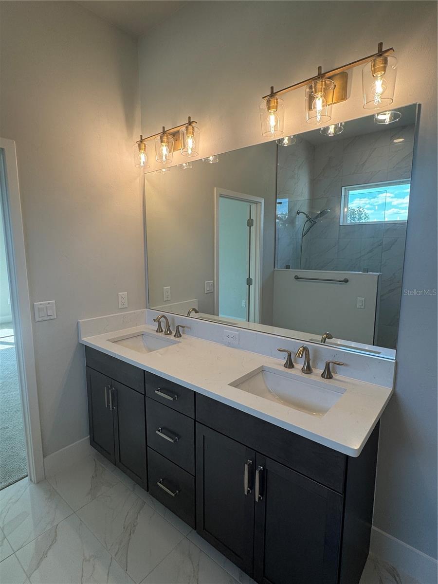 LAUREATE VILLAGE - Residential