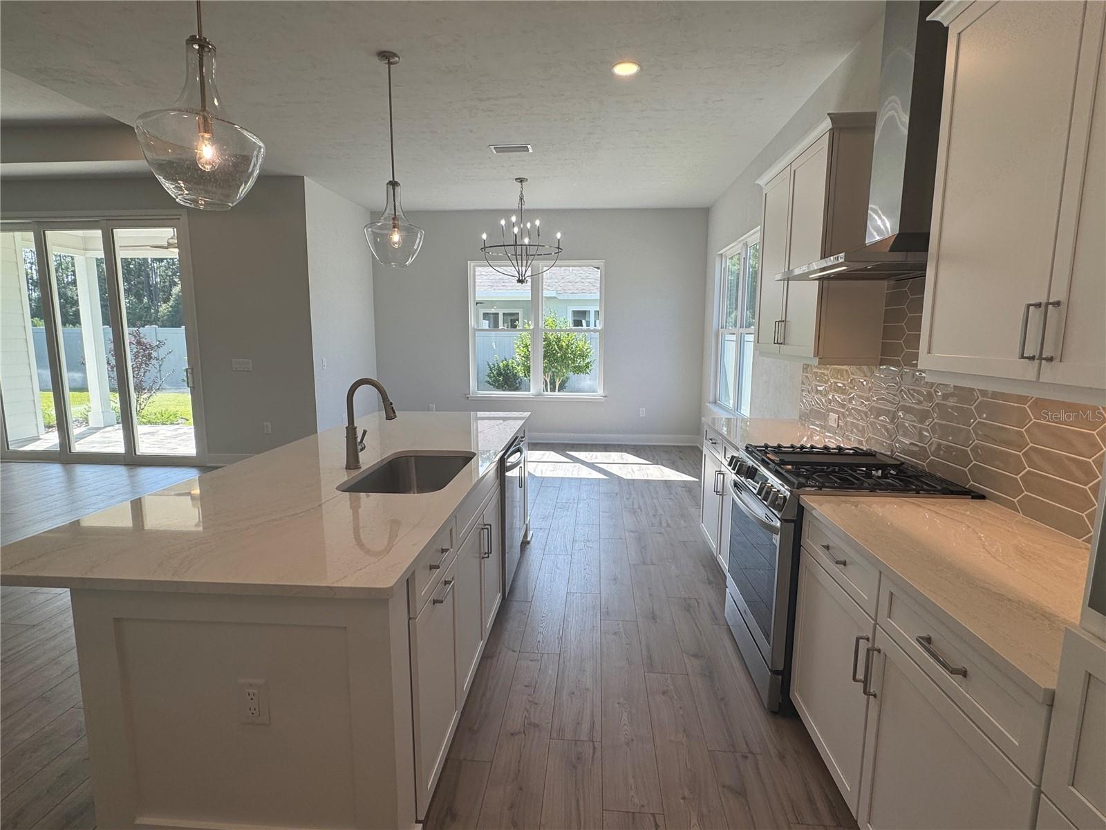 LAUREATE VILLAGE - Residential