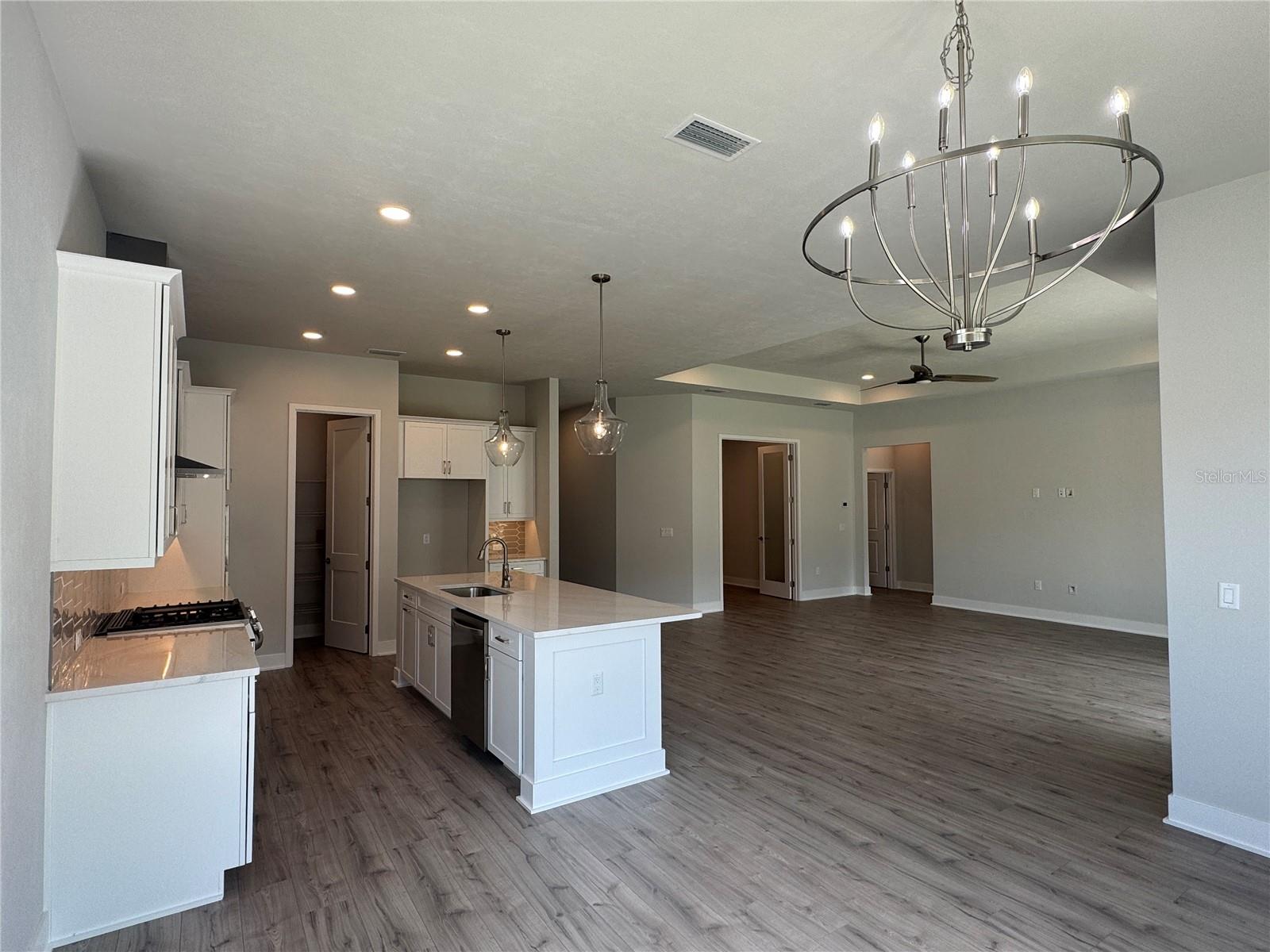 LAUREATE VILLAGE - Residential