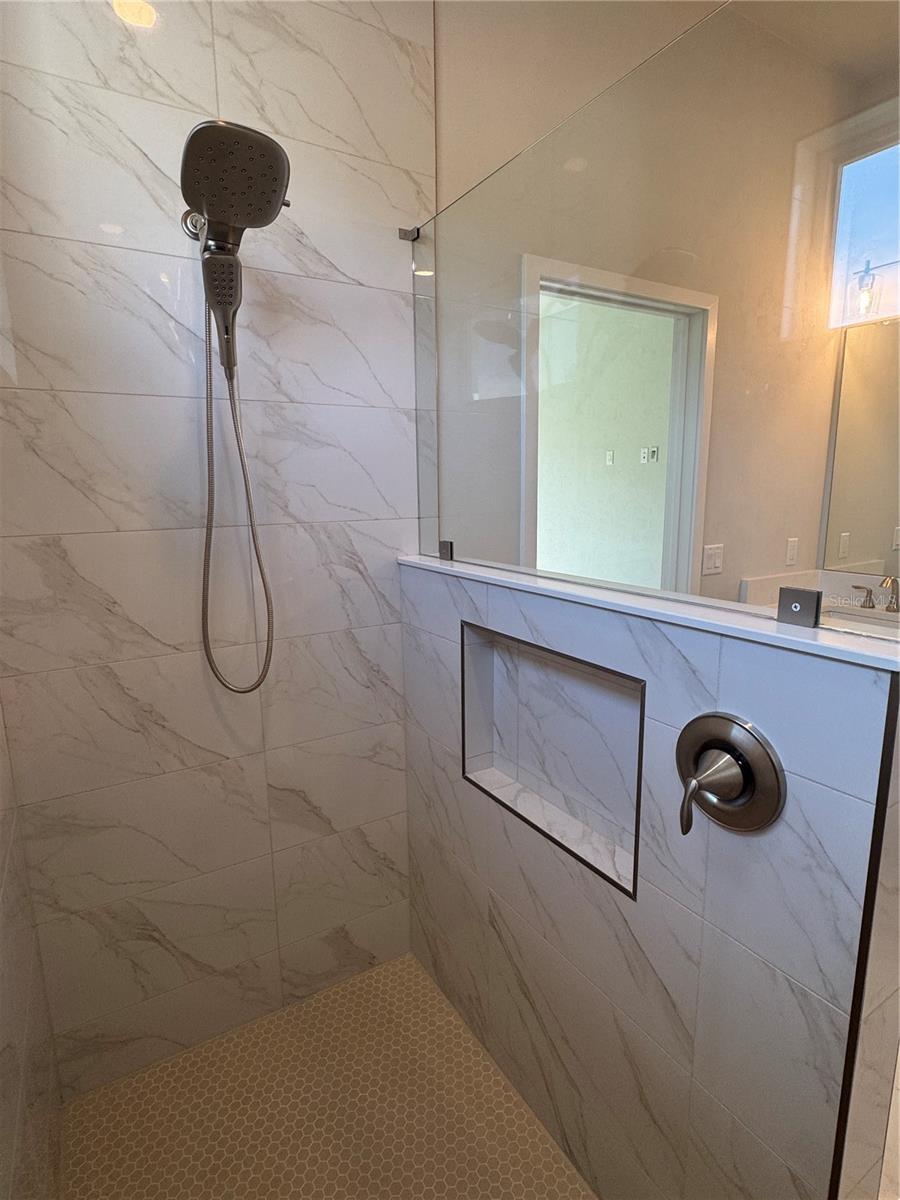 LAUREATE VILLAGE - Residential