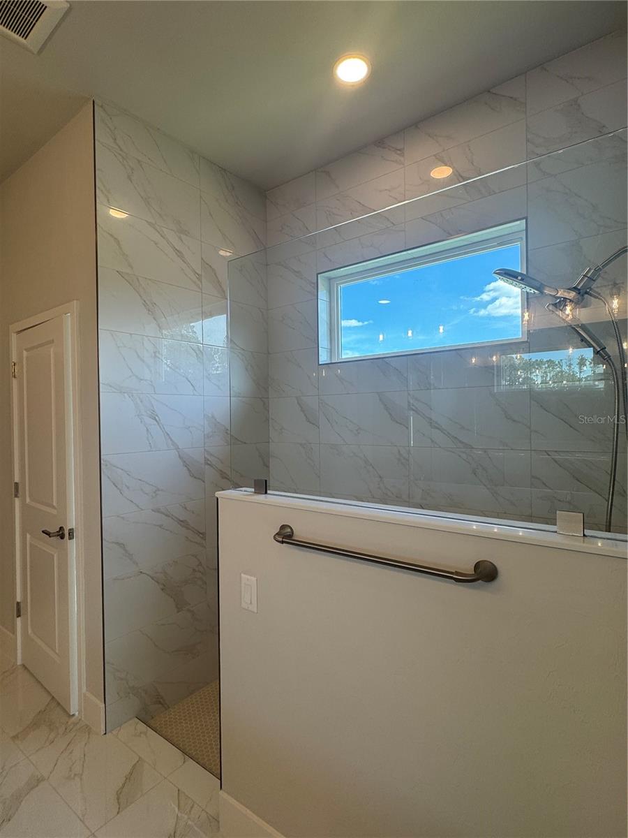 LAUREATE VILLAGE - Residential