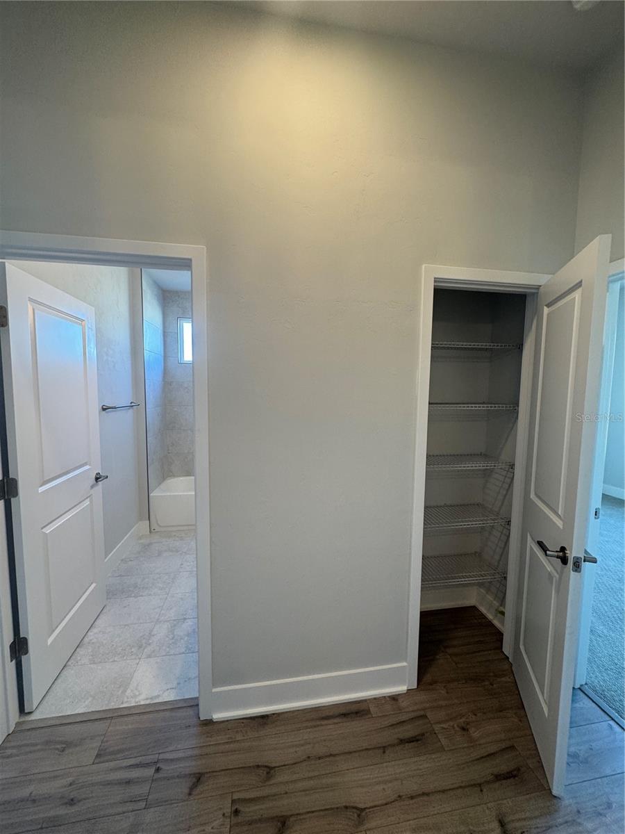 LAUREATE VILLAGE - Residential