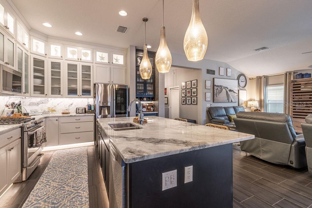 Casas a venda 2 - Jen Dantas 5835 TUPPER COURT