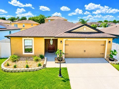 Photo of 1604 Ellington Drive, Dundee, FL 33838 (MLS # V4948976)