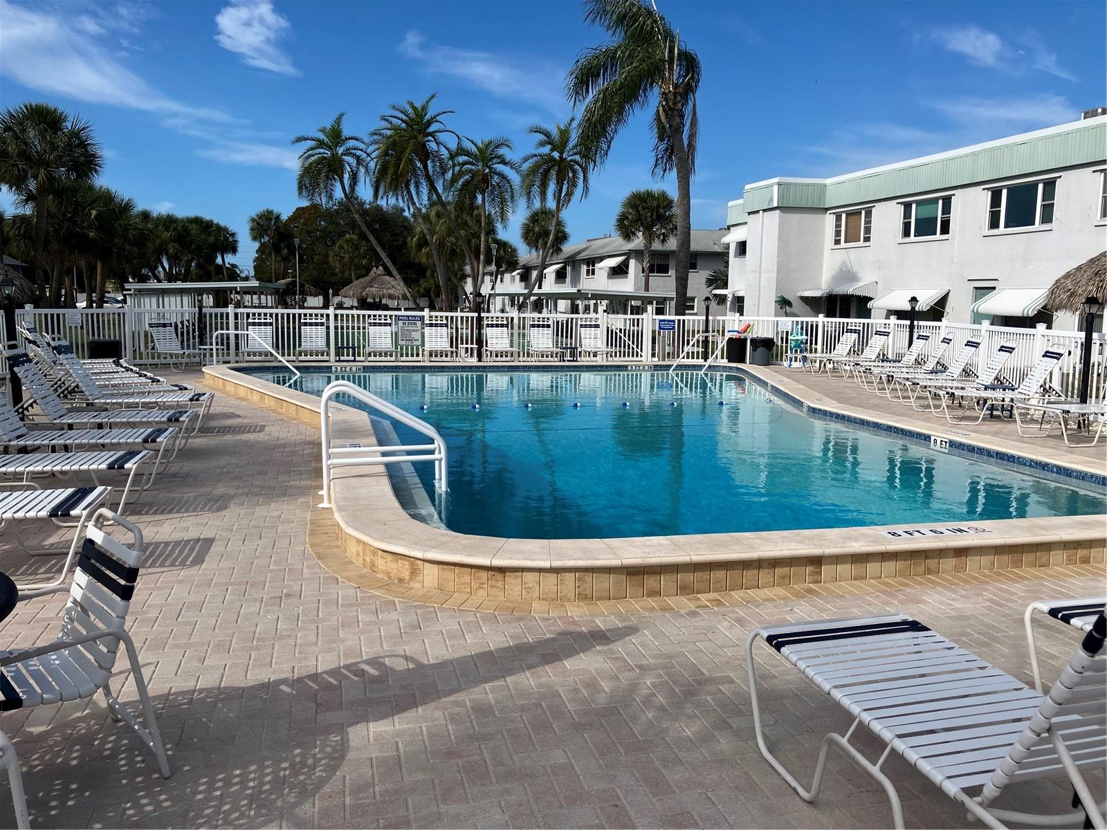 PARADISE SHORES - Residential