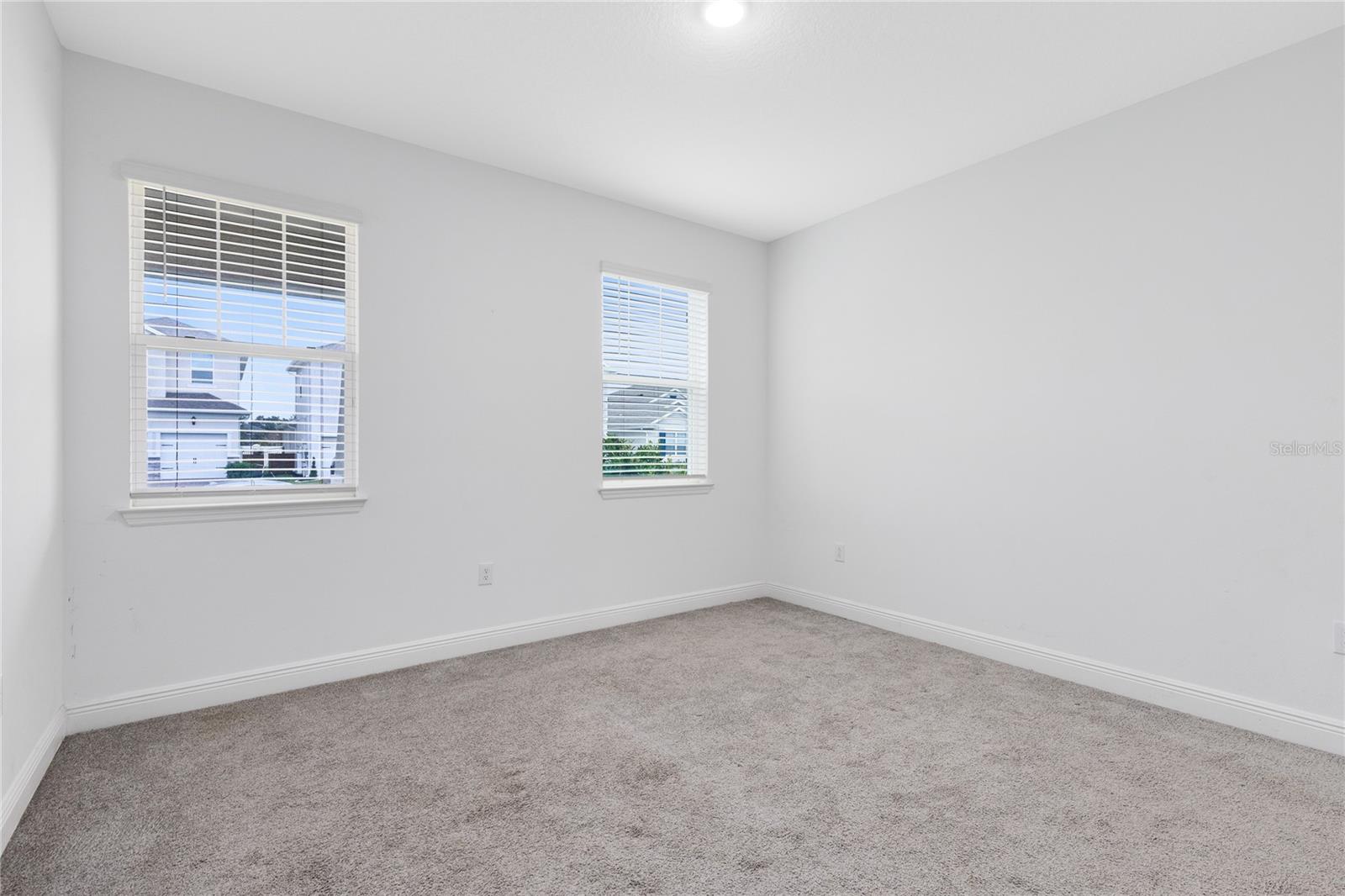 SUMMERDALE - Residential Lease