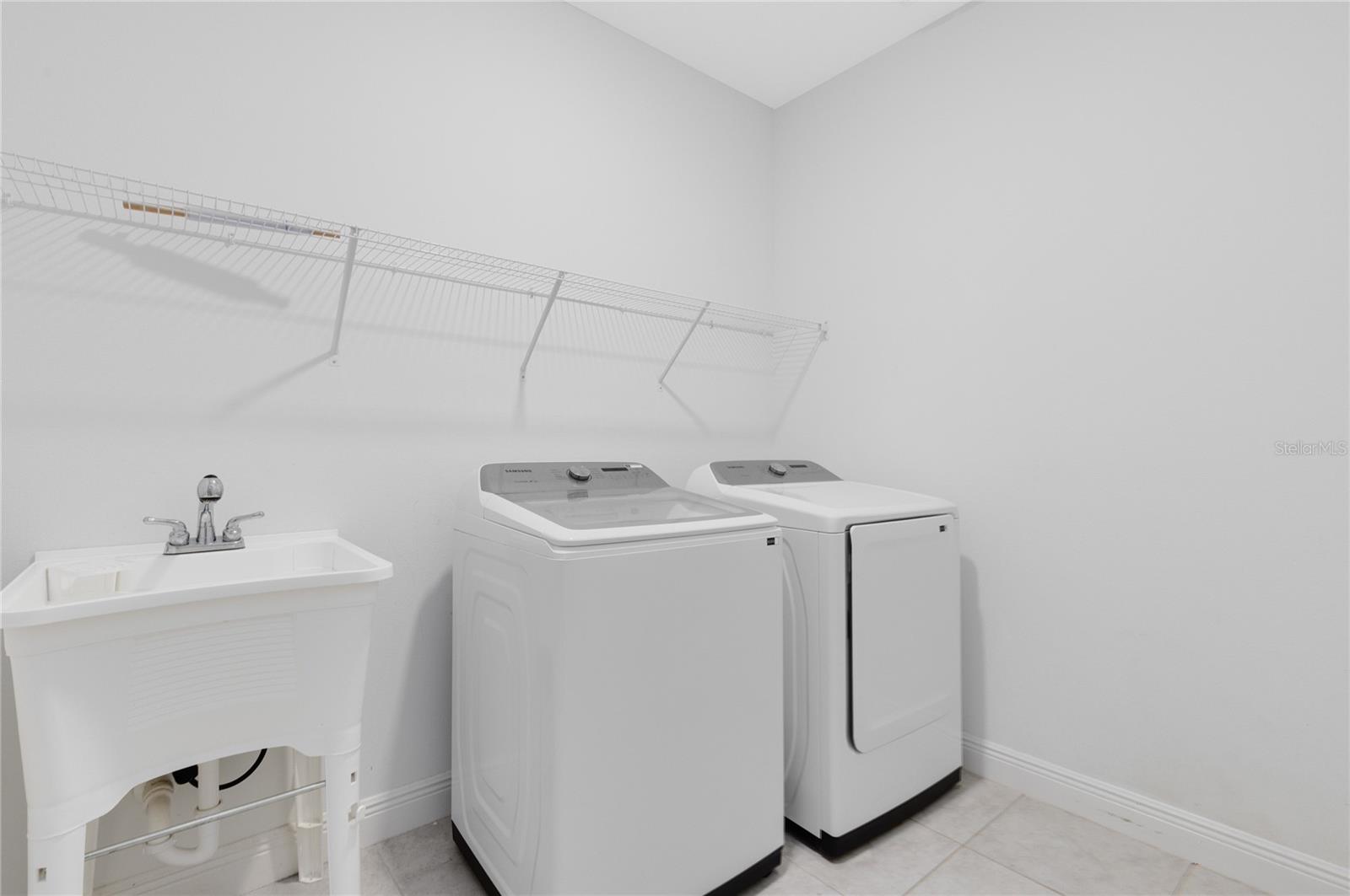 SUMMERDALE - Residential Lease