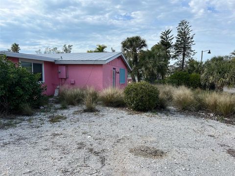 A home in LONGBOAT KEY