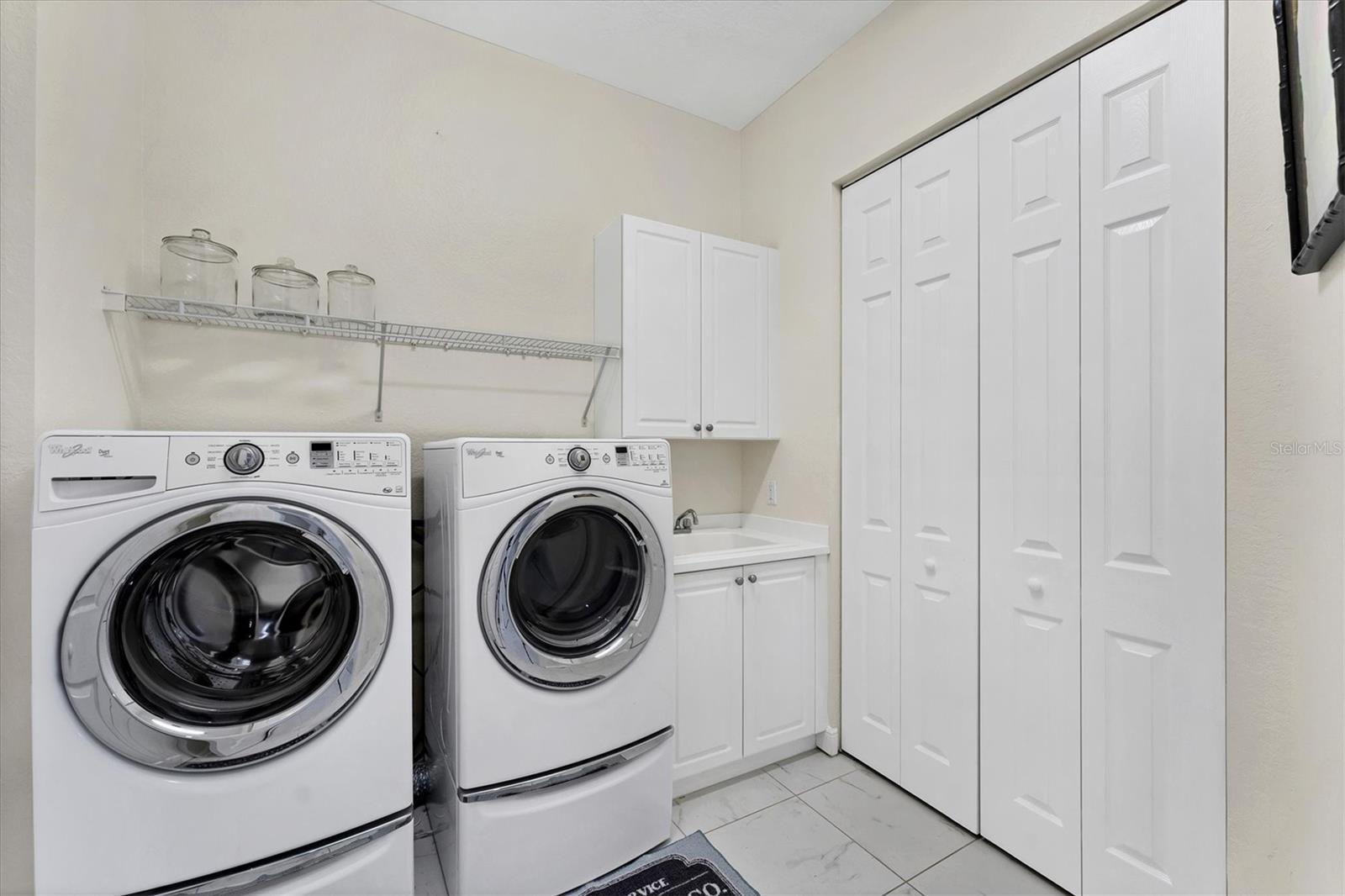 ACADEMY PARK PH II & III - Residential Lease