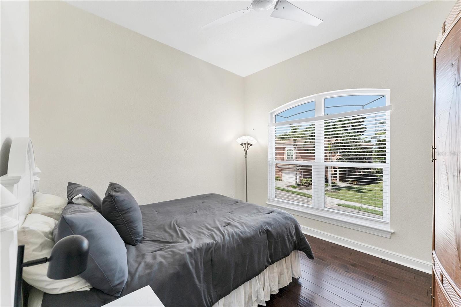 ACADEMY PARK PH II & III - Residential Lease