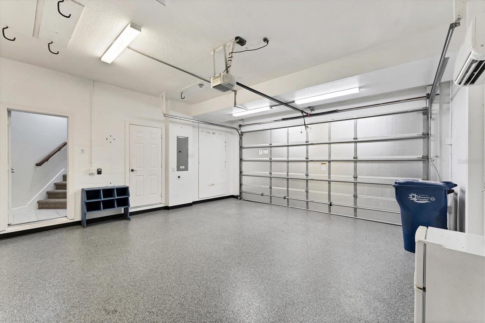 ACADEMY PARK PH II & III - Residential Lease