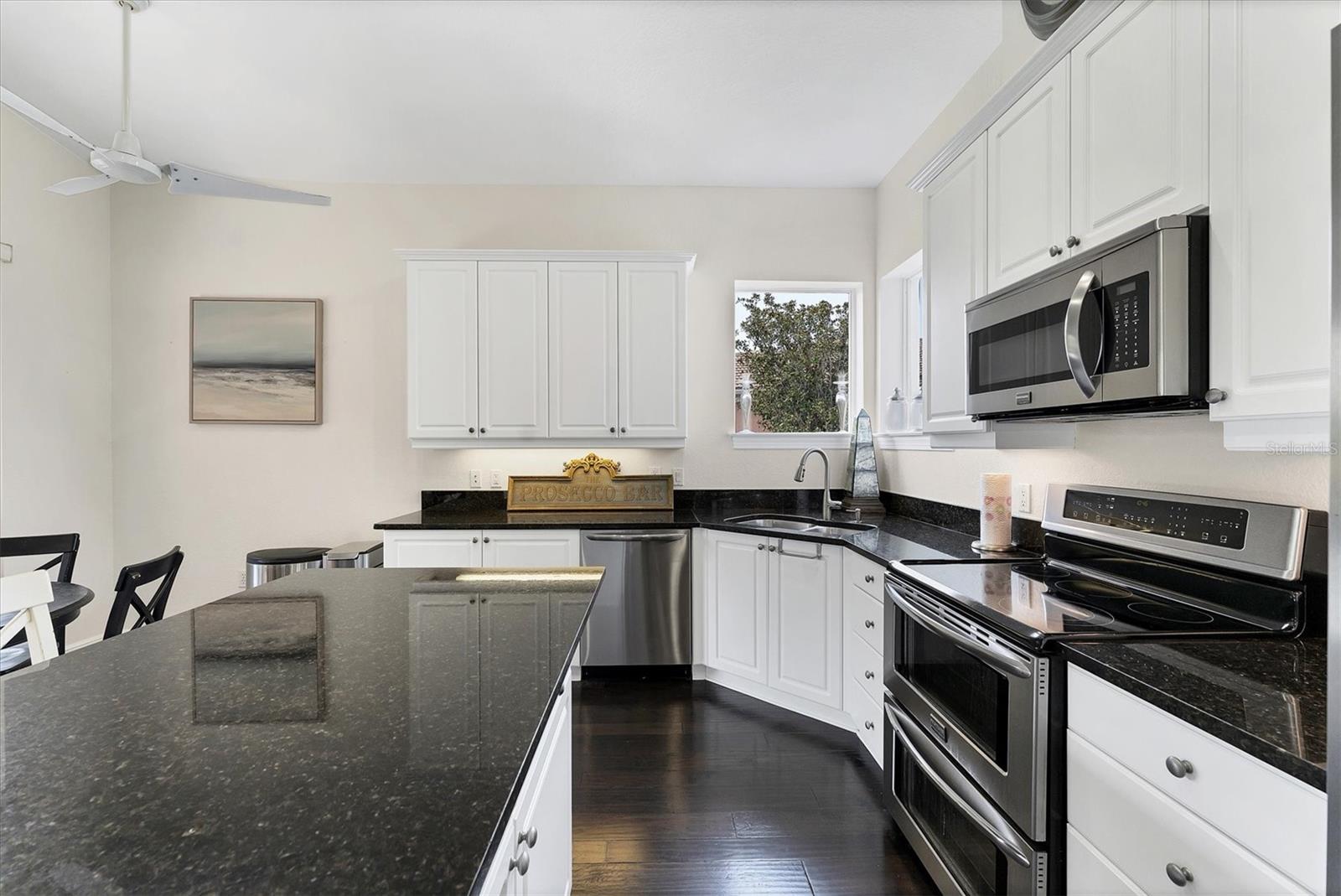 ACADEMY PARK PH II & III - Residential Lease