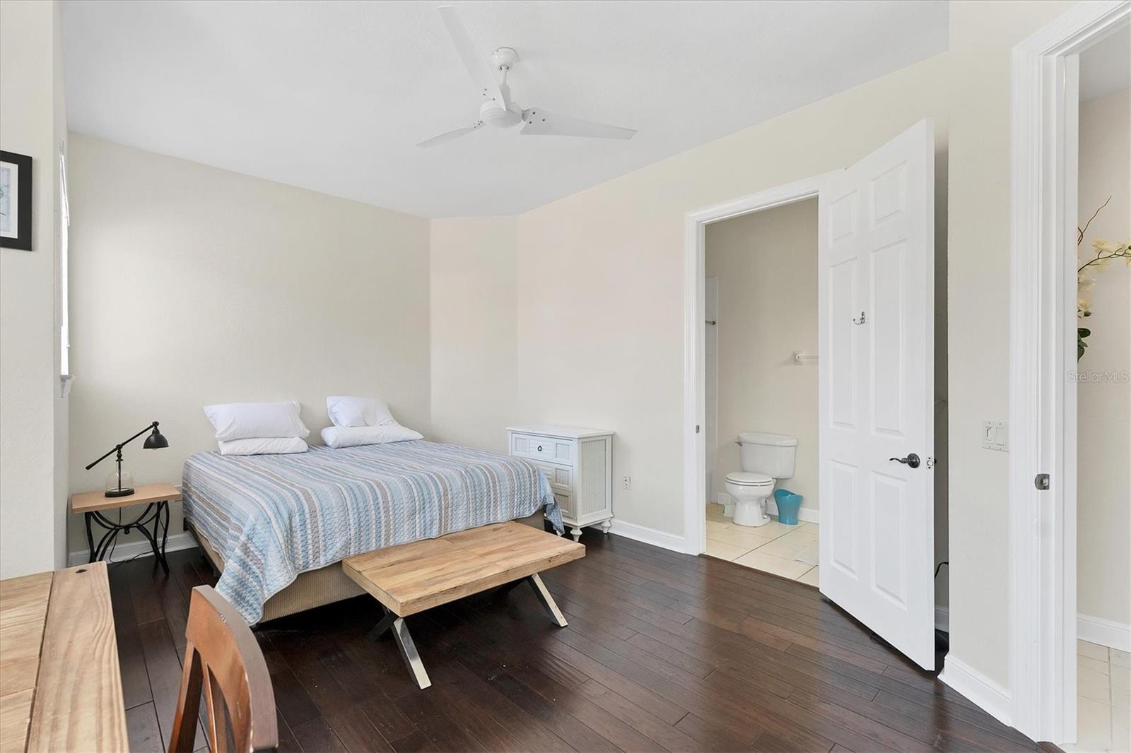 ACADEMY PARK PH II & III - Residential Lease