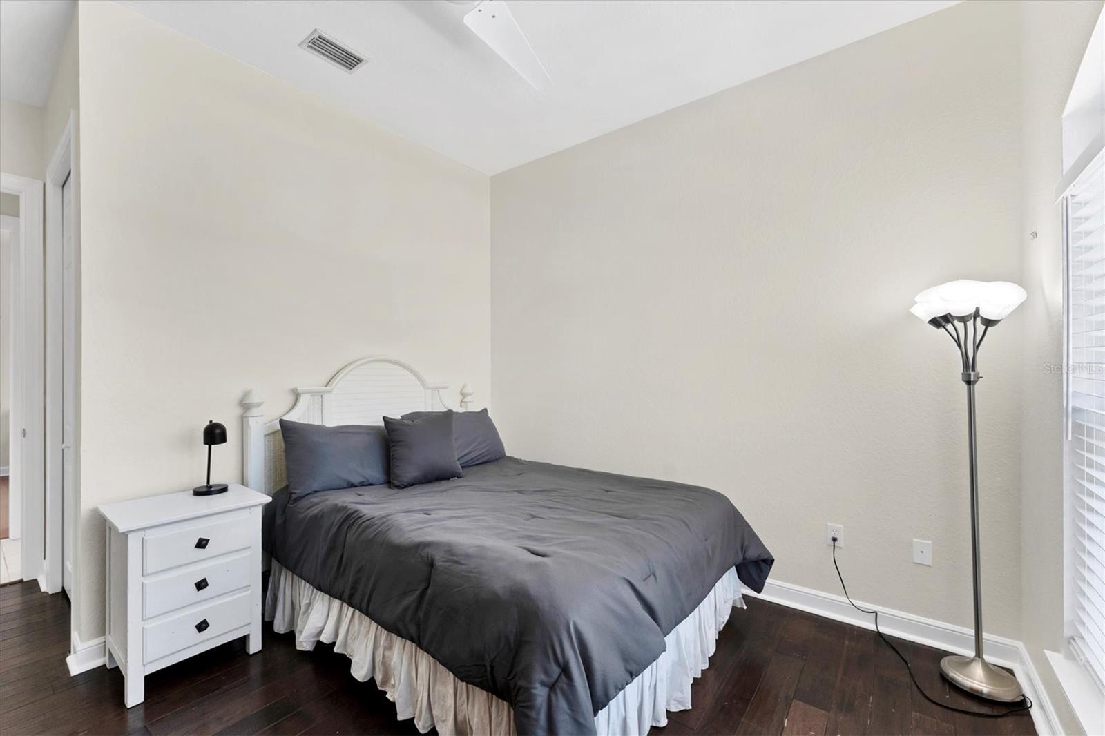 ACADEMY PARK PH II & III - Residential Lease