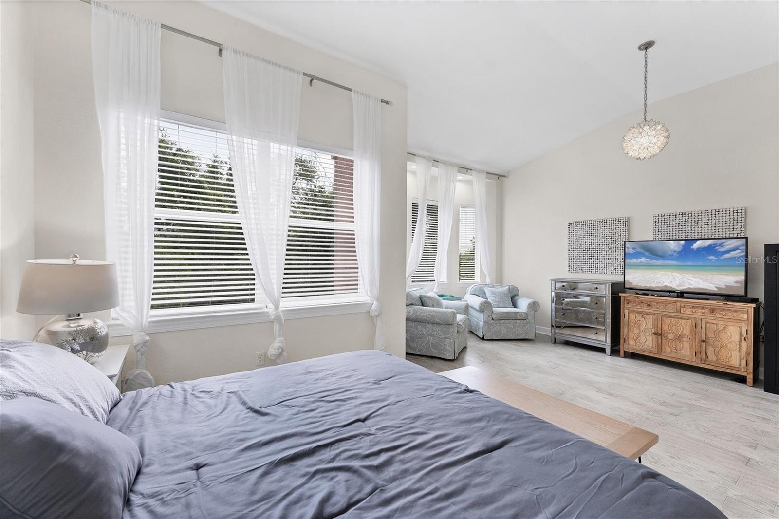 ACADEMY PARK PH II & III - Residential Lease