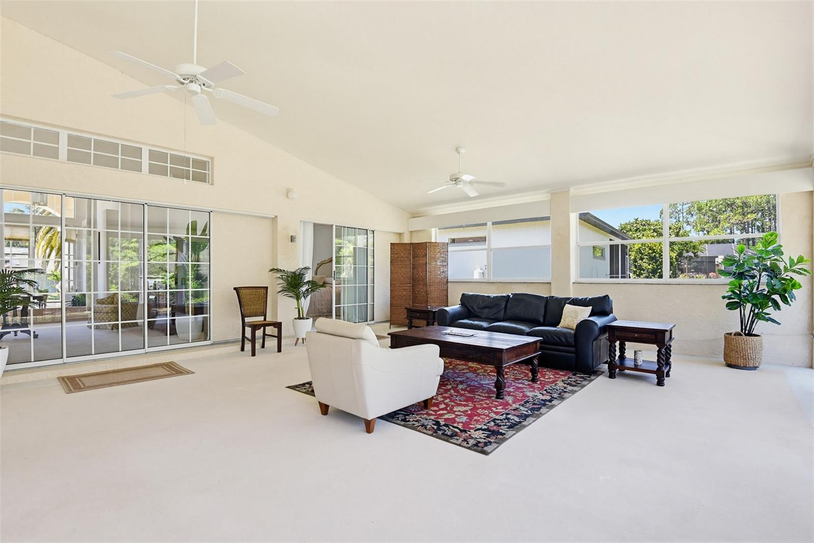 PINE LAKES - Residential